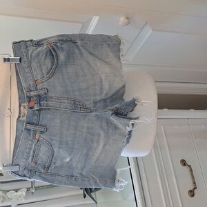 Madewell Women's Relaxed Light Wash Distressed Cut Off‎ Jean Shorts Size 28